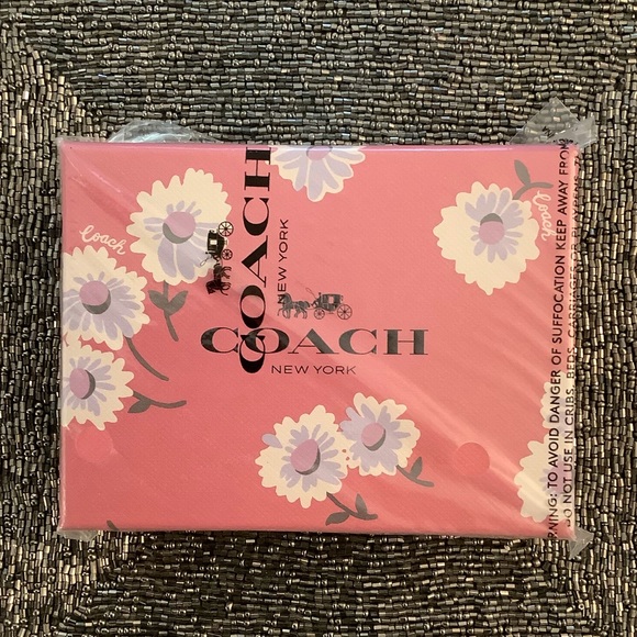 NWT COACH Boxed Snap Wallet With Daisy Print Pink - Picture 3 of 12
